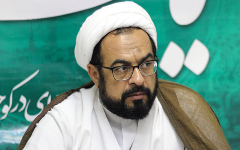 دادستان شادگان: فردی روی سر نماینده شادگان در مراسم دولتی بنزین ریخت و بعد فرار کرد