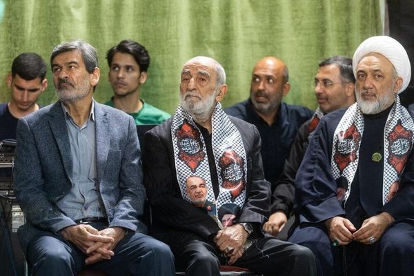 صحيفة كيهان الإيرانية:شعب البحرين يعتبر نفسه إيرانياً وعلينا إنقاذه