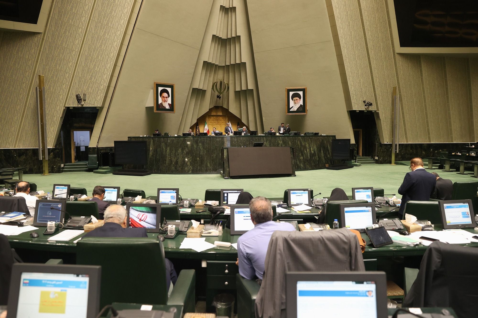 Iran's economy minister summoned over currency slump, MP says