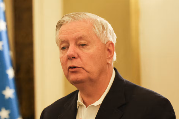 سناتور لیندزی گراهام: ایرانیان خواستار پایان دادن به حکومت نازی مذهبی هستند، نه توافق جدید