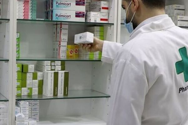 رییس انجمن داروسازان ایران: با روند کنونی، صنعت دارو حداکثر ۱۸۰ روز پایدار است