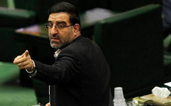 عضو هیات رییسه مجلس: سه میلیون کسبه از گردونه مالیات خارج شده و دوستدار نظام میشوند