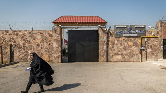 تجمع احتجاجي لسجينات سياسيات في ذكرى مقتل مهسا أميني