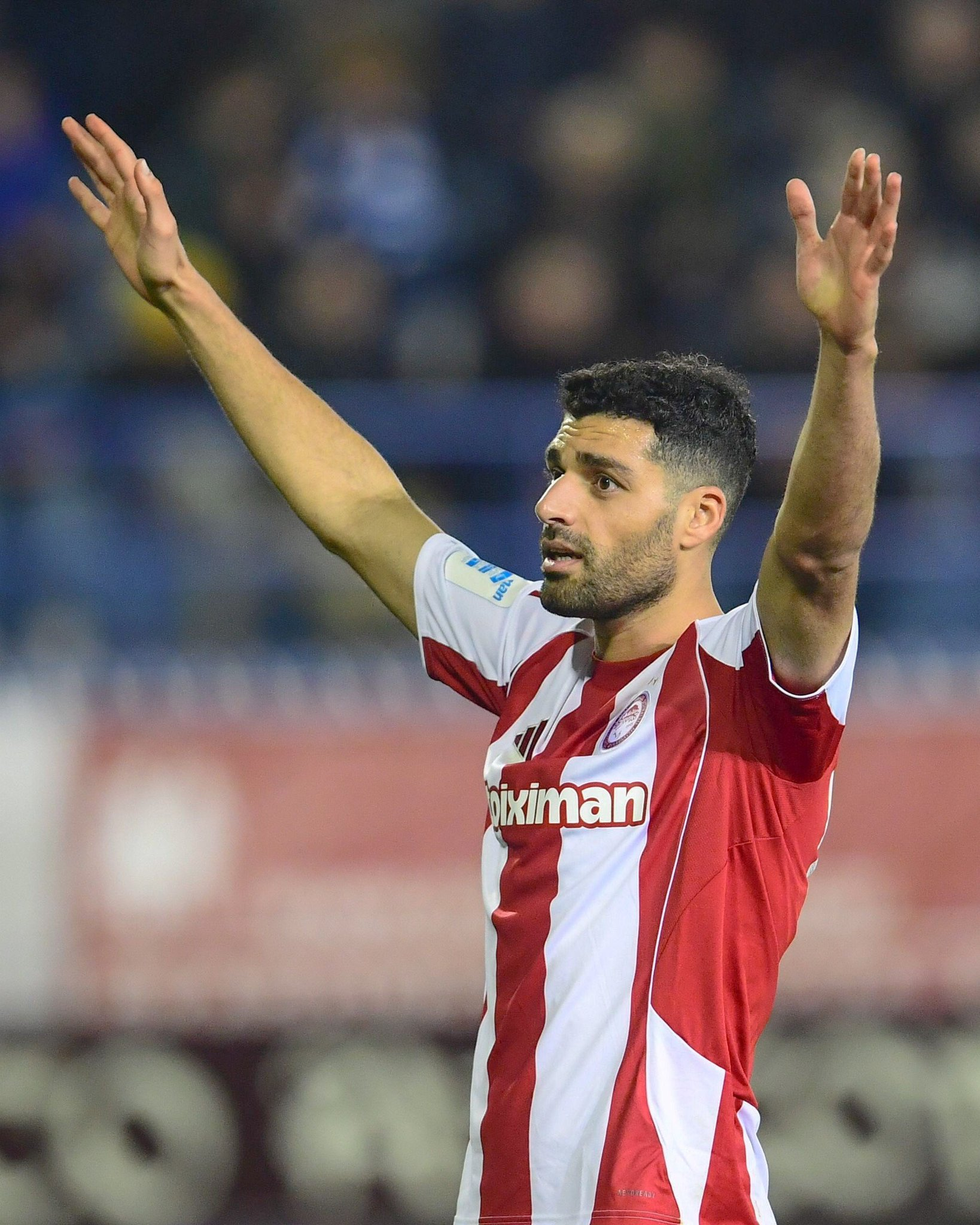 مهدی طارمی پس از گلزنی در یونان: کنار مردم ایران هستم و نمی‌توانم گل‌هایم را جشن بگیرم