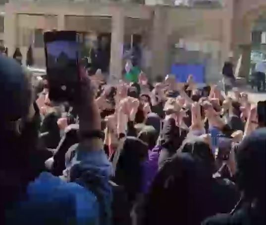 تجمع دانشجویان دانشگاه‌های مختلف در پنجمین هفته؛ «تهران شده بازداشتگاه، اوین شده کشتارگاه»