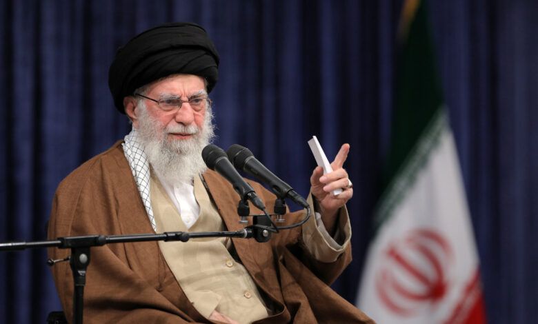 خامنه‌ای خواستار پیگیری بین‌المللی حملات اسرائیل شد؛ ۲۰ سال هم طول بکشد اشکال ندارد