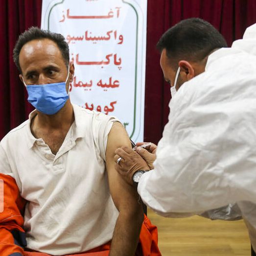 پیام طبرسی: به نظر نمیرسد تا شش ماه اول ۱۴۰۱ هم بتوانیم واکسیناسیون را تمام کنیم