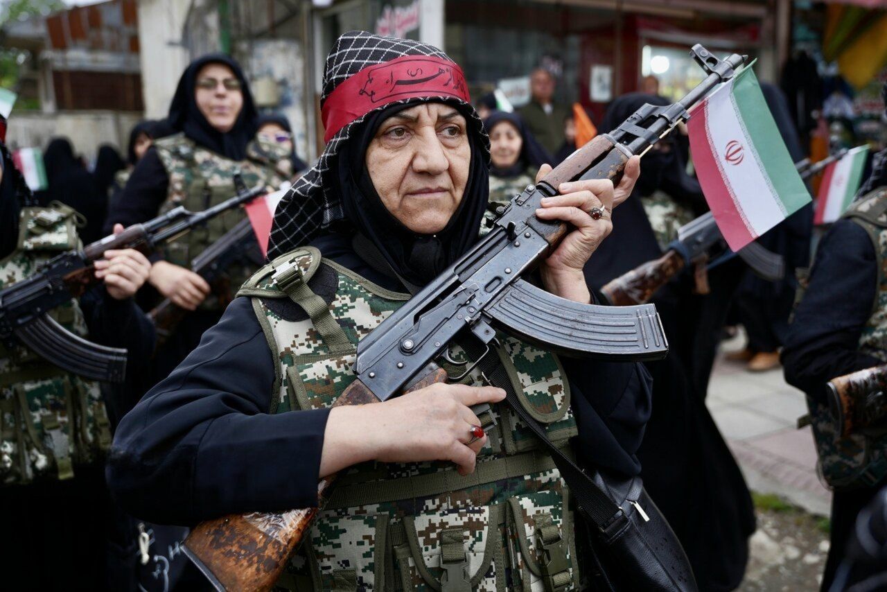 روزنامه کیهان: ملت ایران از مطالبه غرامت، خسارت و تنبیه متجاوز عقب نخواهد نشست