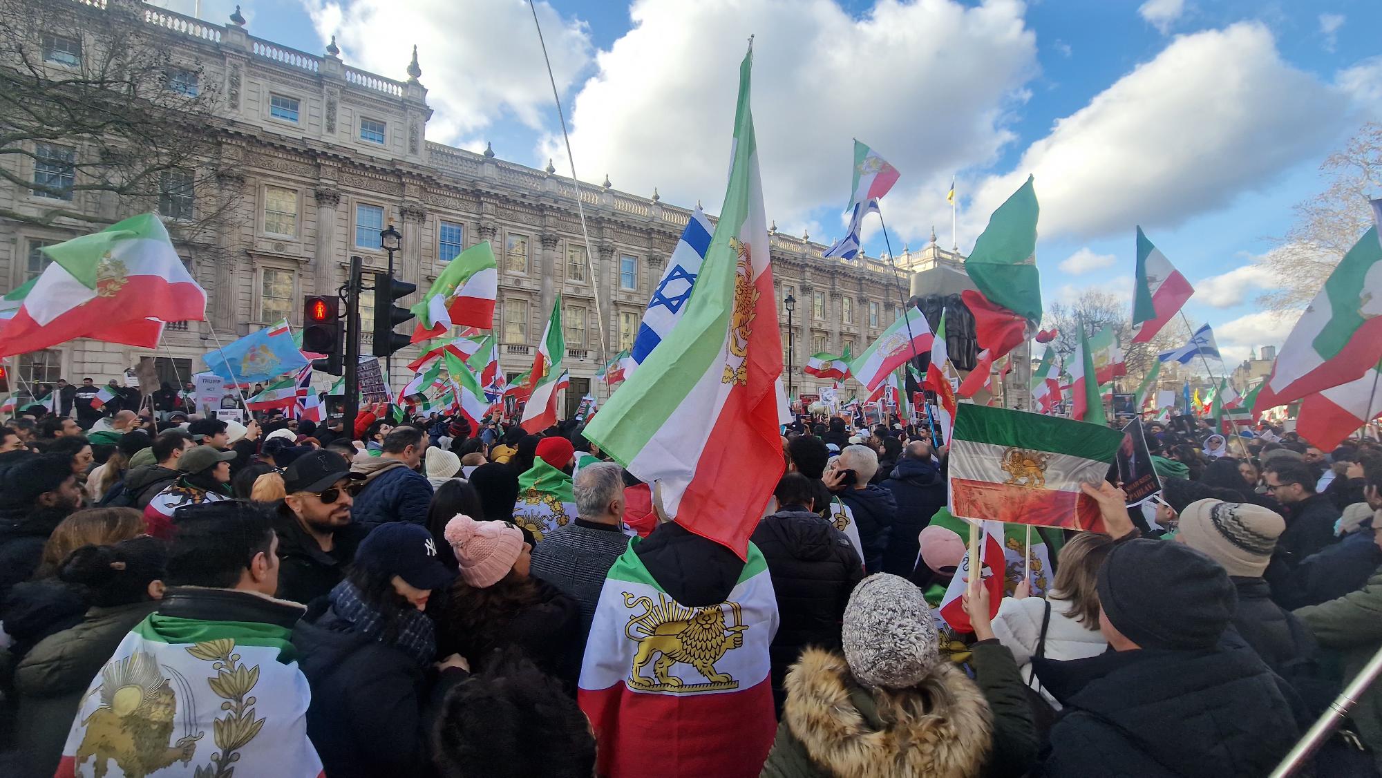 تجمع الإيرانيين في لندن