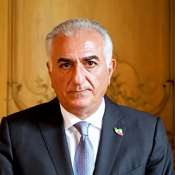 شاهزاده رضا پهلوی: دستگاههای مسئول تبلیغات دروغین رژیم و قطع ارتباطات، اهداف مشروع هستند