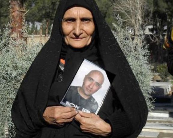 Gohar Eshghi, the mother of the 35-year-old blogger Sattar Beheshti, who was killed under torture in prison