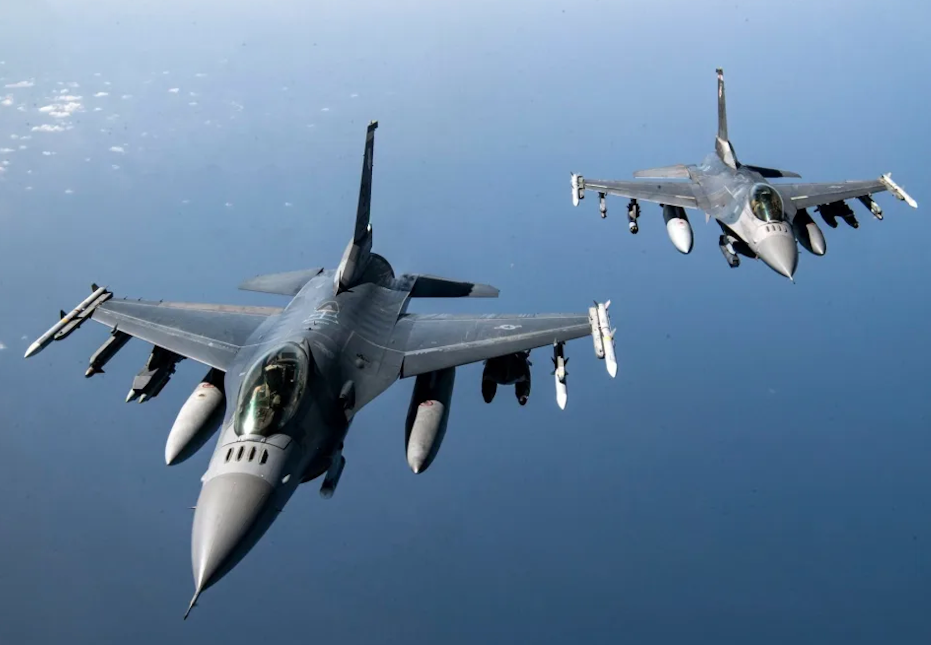 آمریکا برای مقابله با اقدام ایران در توقیف کشتی‌ها، جنگنده‌ اف-۱۶ بیشتری به منطقه می‌فرستد