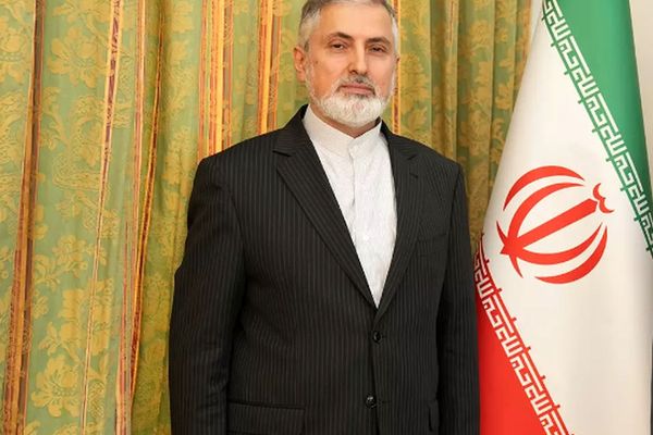 در ازای اخراج سفیرما ایران از استرالیا، باید سفیر بریتانیا را تنبیه کنیم