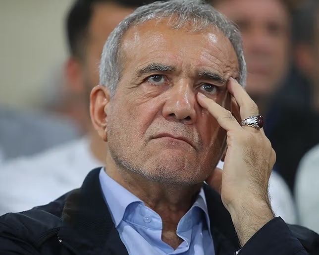 مسؤول إيراني: إسرائيل حاولت اغتيال بزشكيان.. ولن نتفاوض على التخصيب