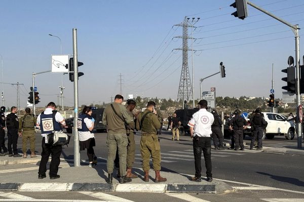 یک اسرائیلی در حمله با چاقو در کرانه باختری کشته شد و سه نفر زخمی شدند