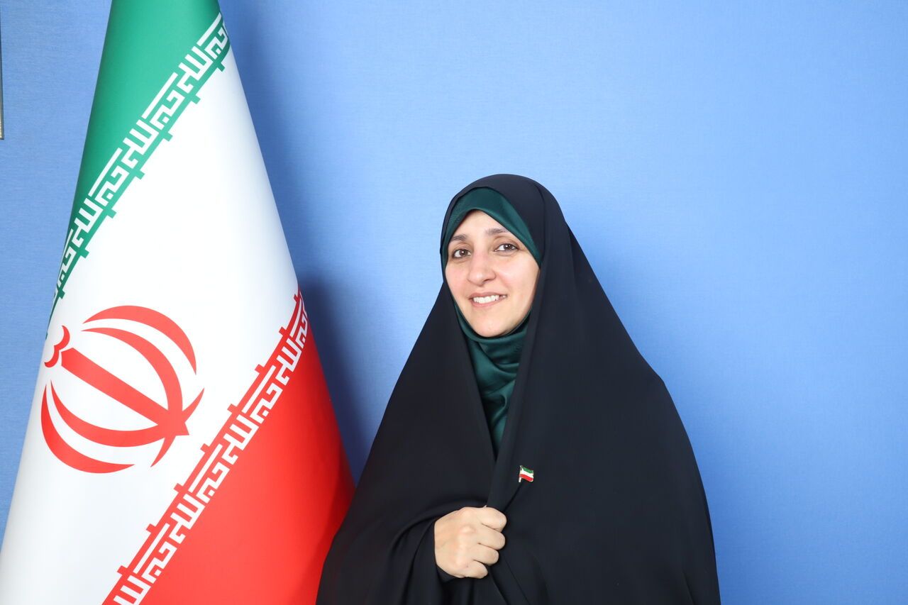 مساعدة بزشكيان: الطريق مفتوح أمام عودة الفنانات الإيرانيات المقيمات في الخارج