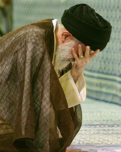 مشاور فرمانده کل سپاه: علی خامنهای در فشار نیست