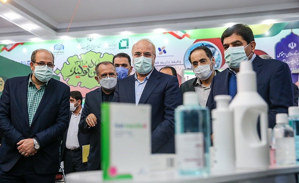 Parliament Speaker Ghalibaf visiting Brakat to promote the image of the company as a pharmaceutical producer.