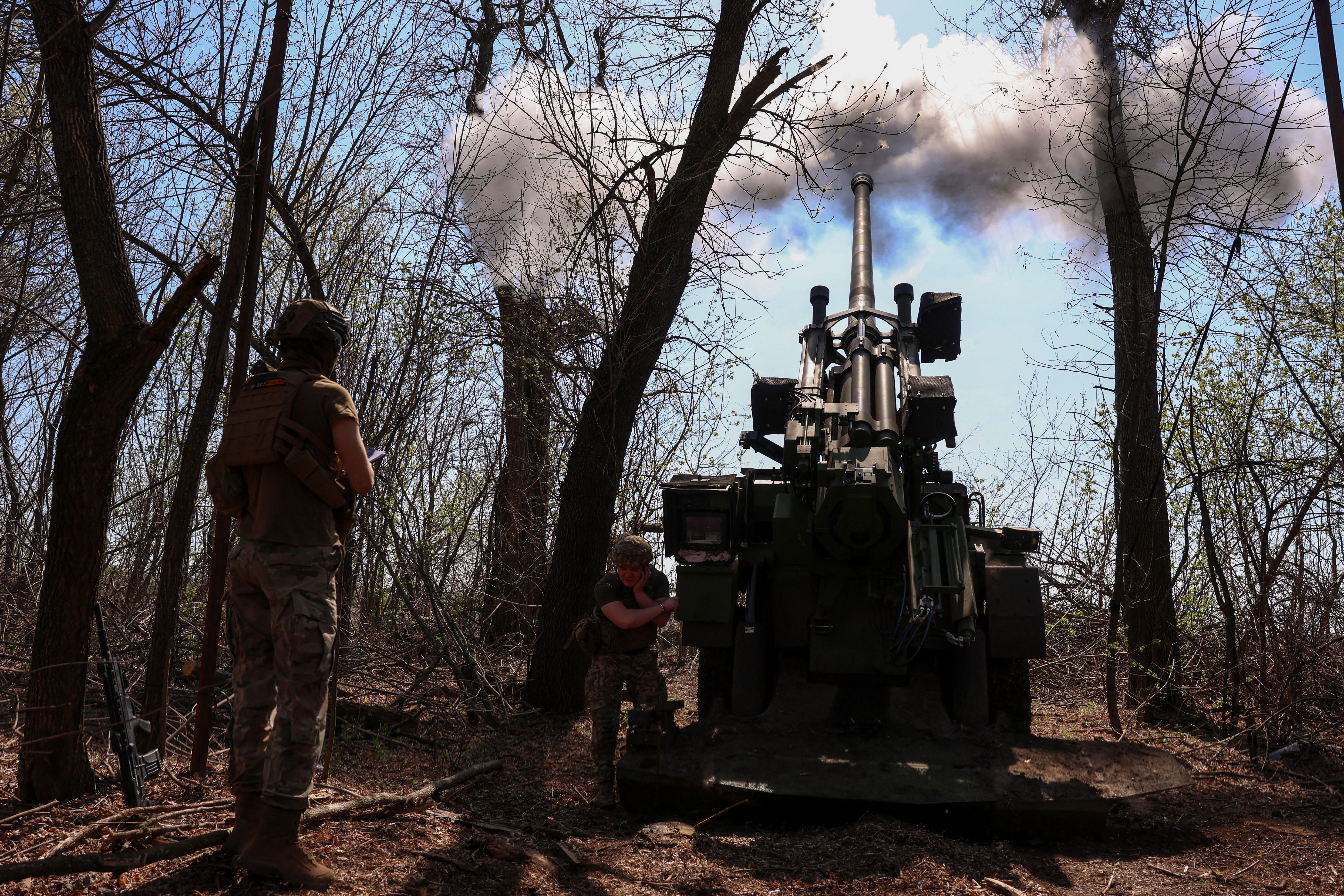 نظامیان اوکراینی در خط مقدم نبرد با روسیه، دونتسک، ۲۹ فروردین