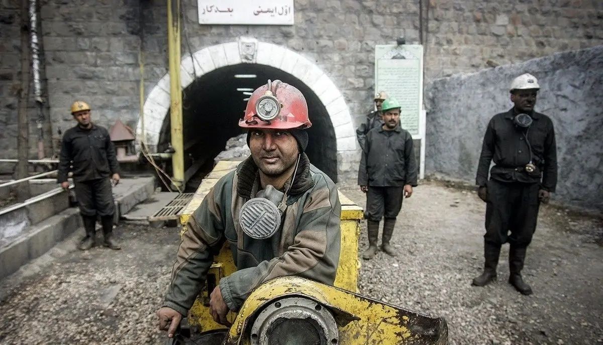 Iranian workers report  layoffs, months of unpaid wages