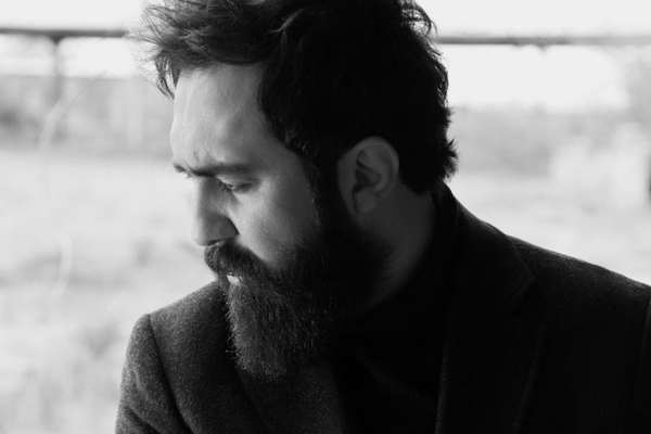 Iranian singer Mehdi Yarrahi receives 74 lashes, lawyer says