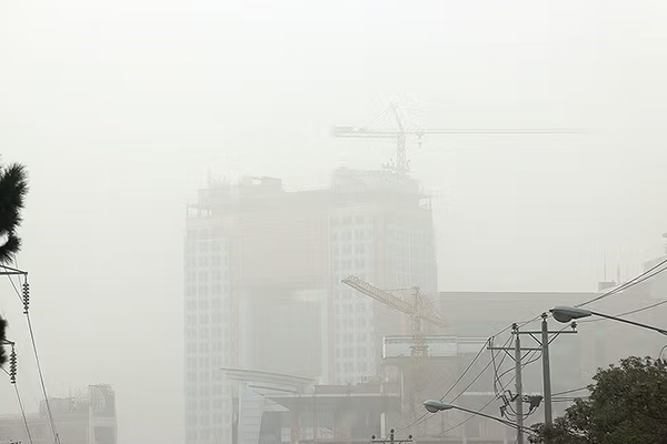 جامعة إيرانية: أكثر من 35 ألف وفاة في إيران مرتبطة بتلوث الهواء خلال العام الماضي