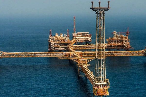 در بحبوحه تنشها، تهران از امکان فعالیت شرکتهای آمریکایی در نفت و گاز ایران خبر داد