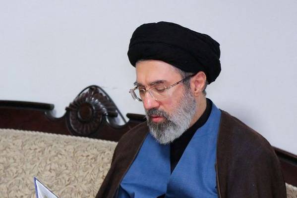 مجلس خبرگان زیر فشار سپاه پاسداران، مجتبی خامنهای را بهعنوان رهبر بعدی انتخاب کرد