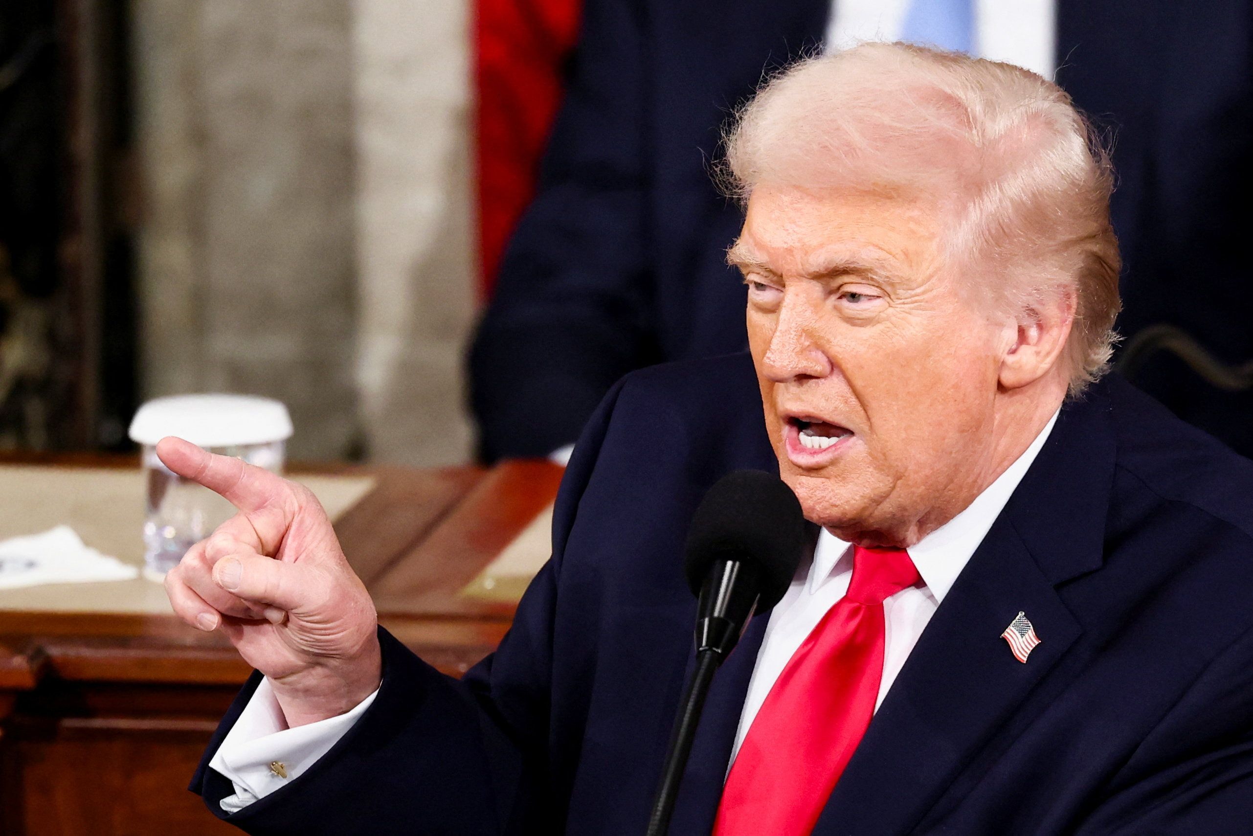 ترامپ چگونه افکار عمومی آمریکا را برای اقدام نظامی علیه جمهوری اسلامی آماده میکند؟