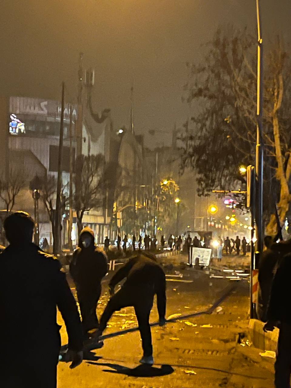 منابع ایران‌اینترنشنال: نهادهای امنیتی گروهی از پزشکان در تهران را تهدید به بازداشت کردند