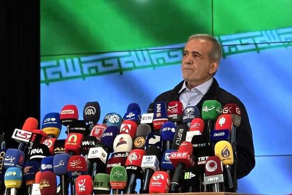 Pezeshkian under fire for boosting funding to propaganda institutions