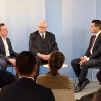 دو کارشناس آمریکایی: جمهوری اسلامی فرسوده با سرنوشتی شبیه شوروی روبهروست