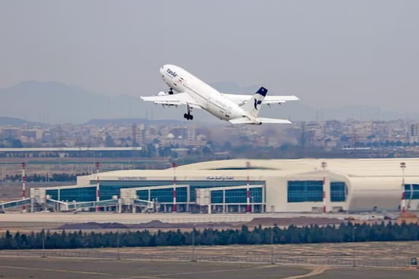 وسط مخاوف من تفعيل "آلية الزناد".. ألمانيا وبريطانيا تدعوان مواطنيهما لمغادرة إيران