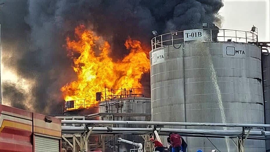 Refinery Blaze Breaks Out In Iran's Persian Gulf Port