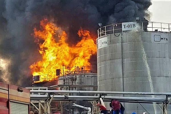 Refinery Blaze Breaks Out In Iran's Persian Gulf Port