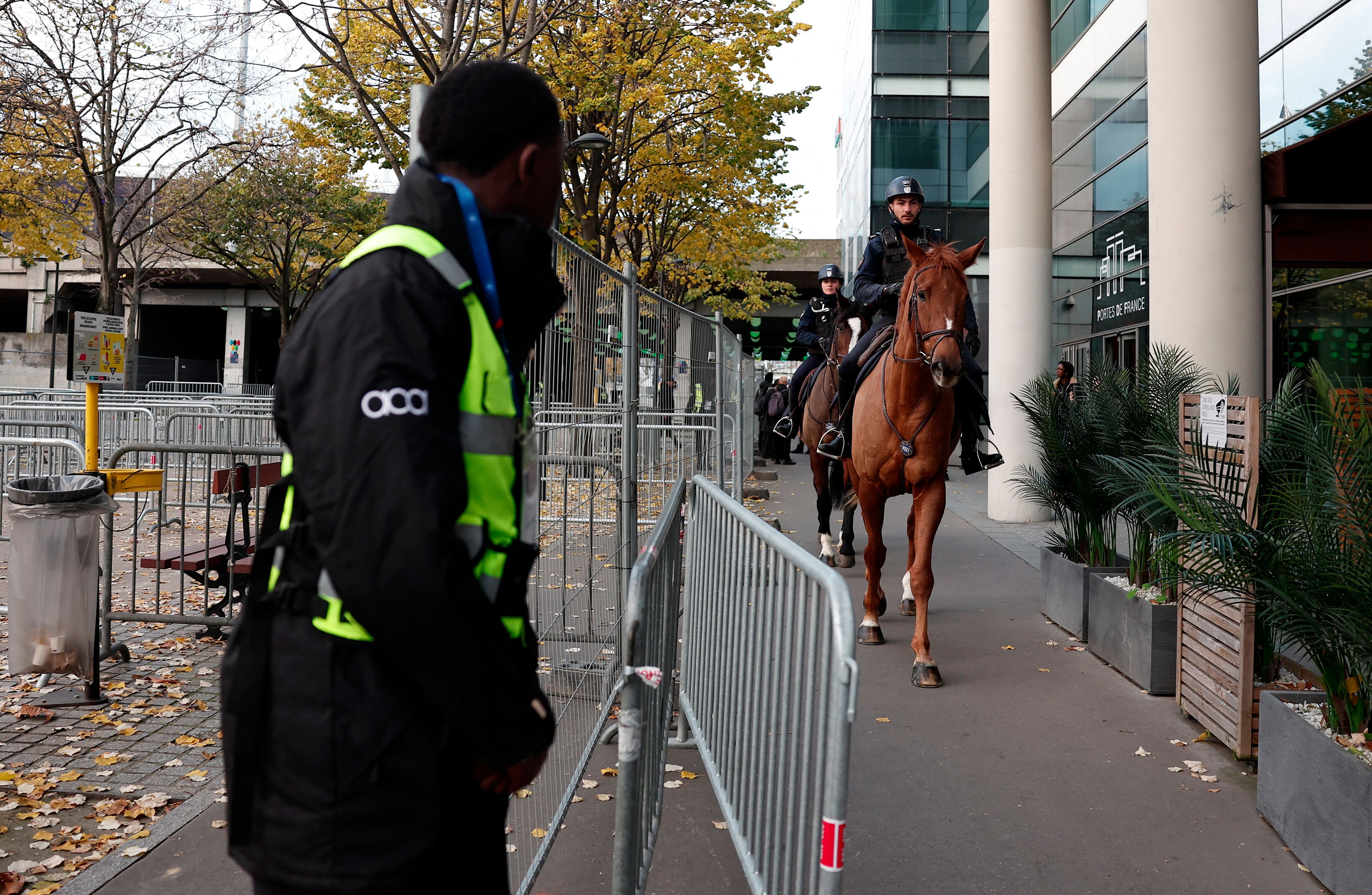 بسیج هزاران نیروی امنیتی برای برگزاری مسابقه فوتبال فرانسه و اسرائیل در پاریس