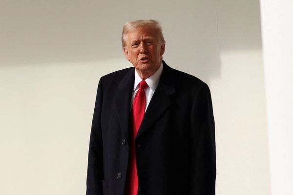 Iran says won't sit for talks as long as Trump's maximum pressure is in place