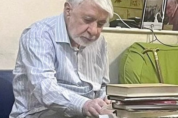 800 ناشط سياسي ومدني يدعمون مقترح ميرحسين موسوي بشأن إجراء استفتاء