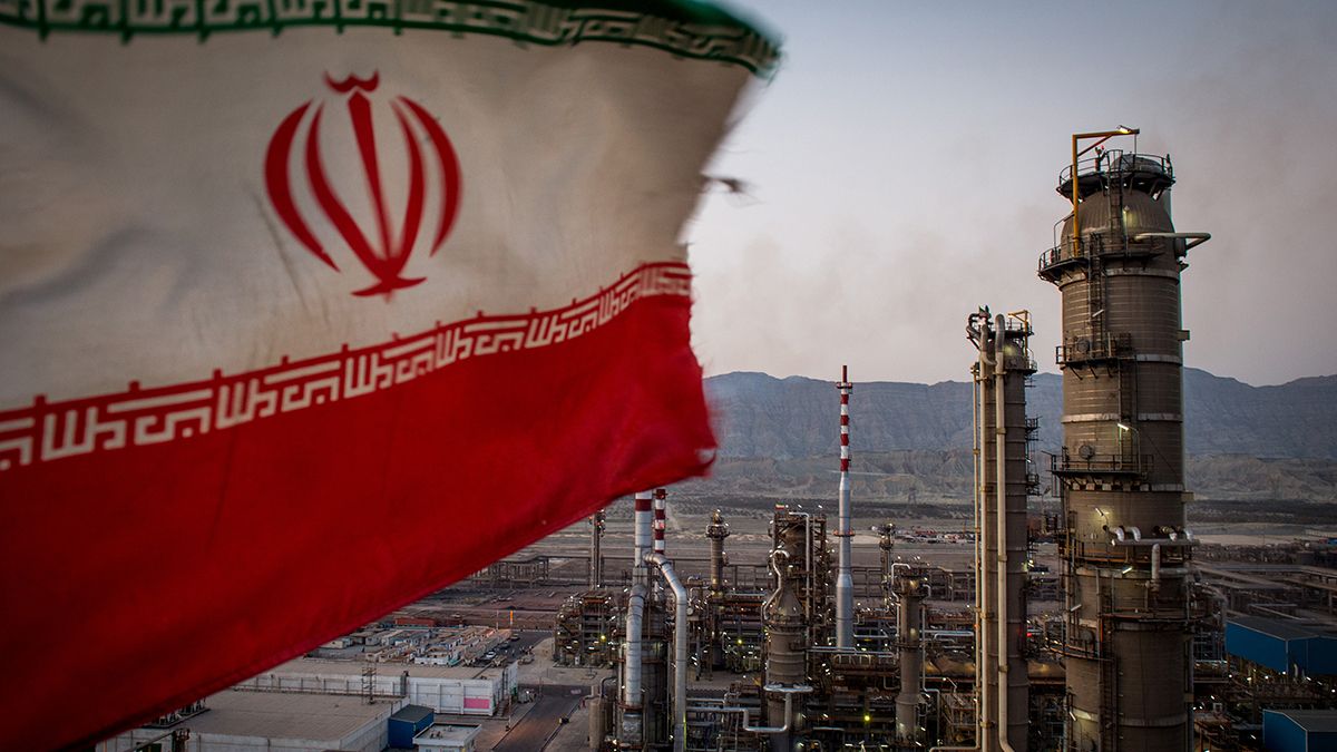 Iranians Ask Why Oil Exports Do Not Help The Beleaguered Economy