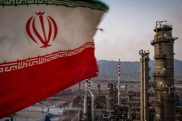 Iranians Ask Why Oil Exports Do Not Help The Beleaguered Economy