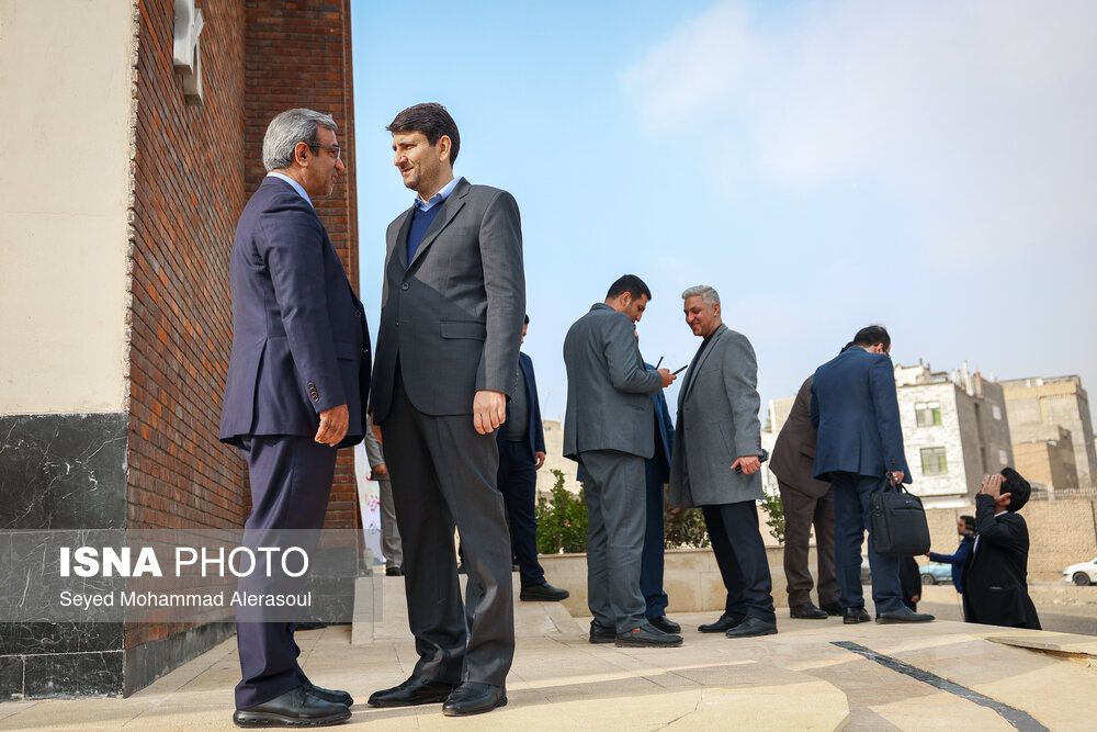 وعده وزیر ارتباطات برای رفع فیلتر همه پلتفرم‌ها در چند مرحله