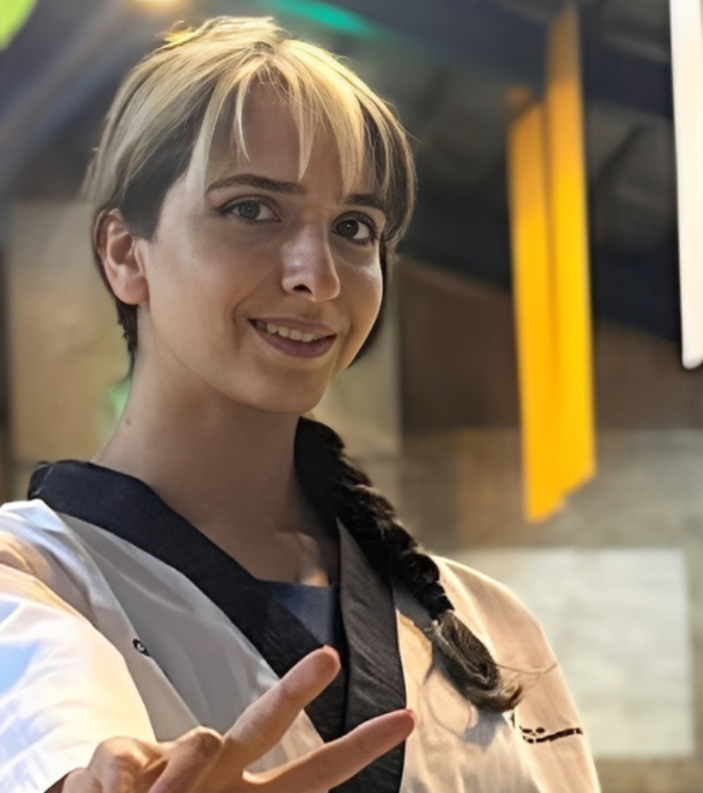 یک ورزشکار به‌دلیل انجام حرکات نمایشی در سطح شهر با پوشش اختیاری بازداشت شد