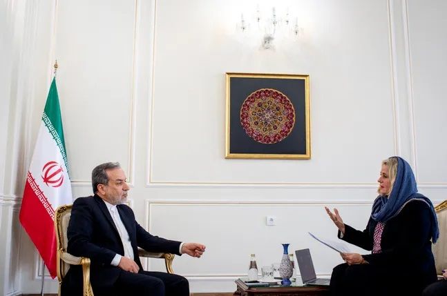 مصاحبه سوزانه کولبل با عباس عراقچی- اشپیگل