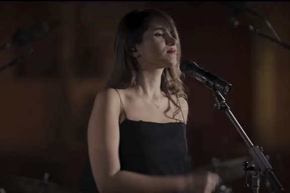 نماینده قم در مجلس: جای شهدا خالی که زن نیمهبرهنه در شهر قم کنسرت اجرا کرد