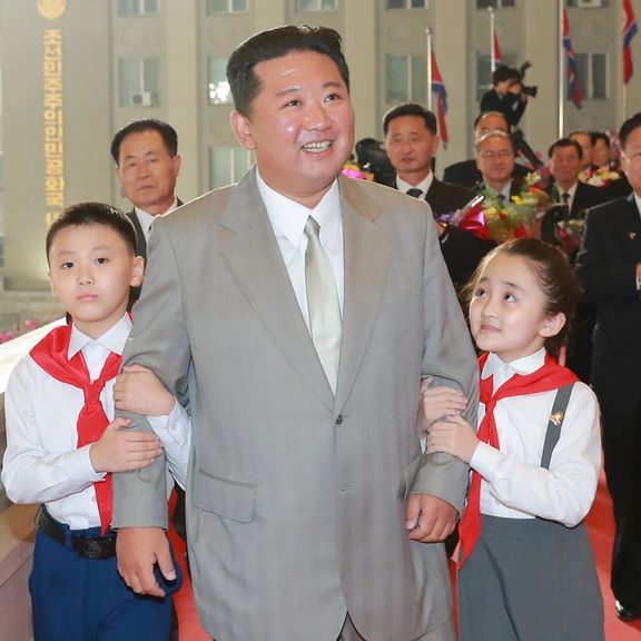 چهره جدید دیکتاتور کره شمالی؛ لاغرتر، با مدل موی متفاوت و پوست آفتابخورده