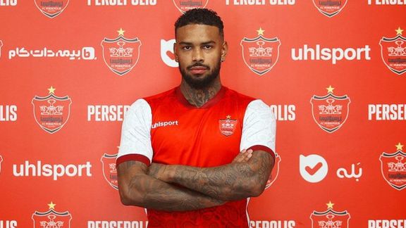 محکومیت مهاجمپیشین پرسپولیس توسطفیفا؛ «وقتی مردم را اعدام میکنند، رفتن انتخاب نیست»