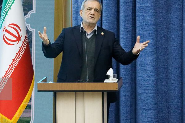 مسعود پزشکیان: به پیر و پیغمبر، با همین وضعیت میتوانیم راحت مشکل مردم را حل کنیم