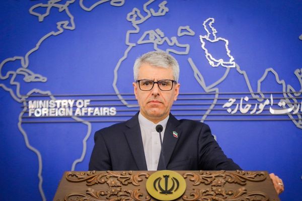 بقائی، سخنگوی وزارت خارجه: به پایگاههای نظامی و امکانات آمریکا در منطقه حمله میکنیم