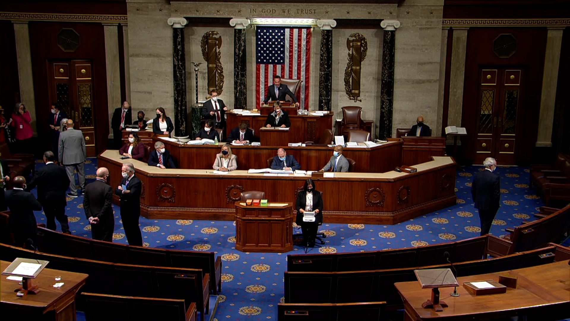 مجلس نمایندگان آمریکا طرح هزار و ۲۰۰ میلیارد دلاری تقویت زیرساخت‌ها را تصویب کرد