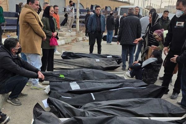 بطاقات بـ 5 ملايين تومان.. النظام الإيراني يحاول شراء صمت عائلات قتلى الاحتجاجات في غلستان